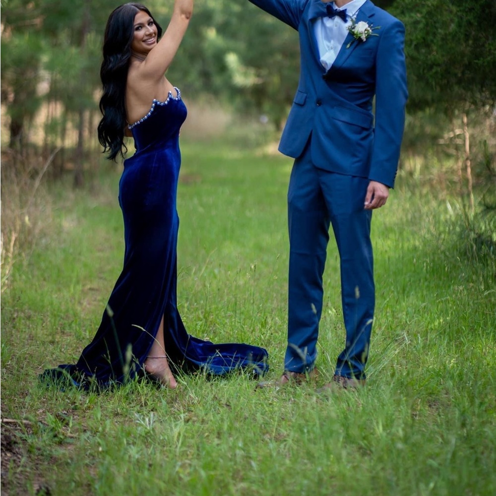 I am selling my Jovani Couture, 1 and only dress!